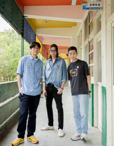 宇宙人前進(jìn)校園一日老師體驗(yàn) 全程「慈父」笑　小玉童心未泯無(wú)包袱學(xué)猴叫